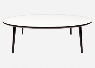 Ellipse sofabord her vist med hvid laminat, sort kant og bordben